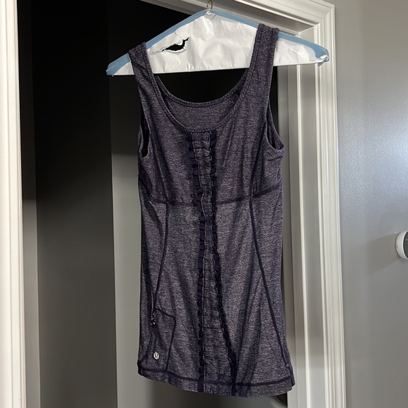 Lululemon tank - Picture 2 of 4